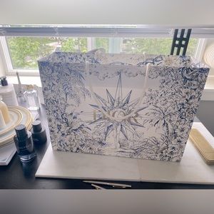 LARGE DIOR HOLIDAY BAG